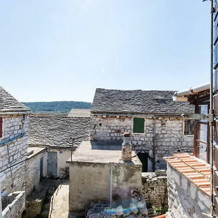 بيت للعطل Kuca Mari *
