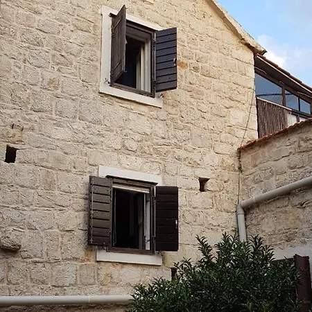 بيت للعطل Kuca Mari